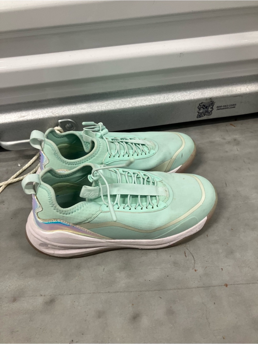 Clove Aeros Shoes Sneakers Nursing/Healthcare Vapor Mint Green Size 8.5